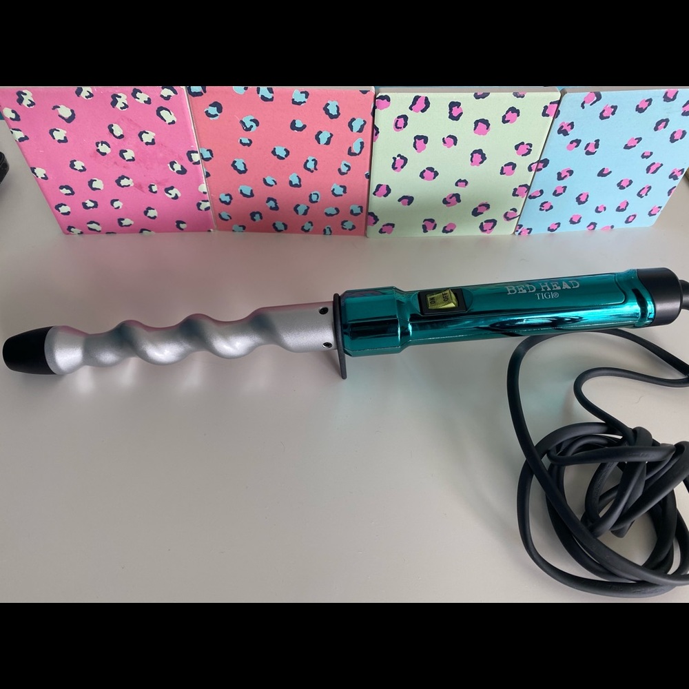 Bed Head Curlipops 1 in curling iron